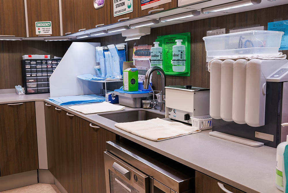 Content_0000s_0007_Aurora Family Dentistry_Office-52